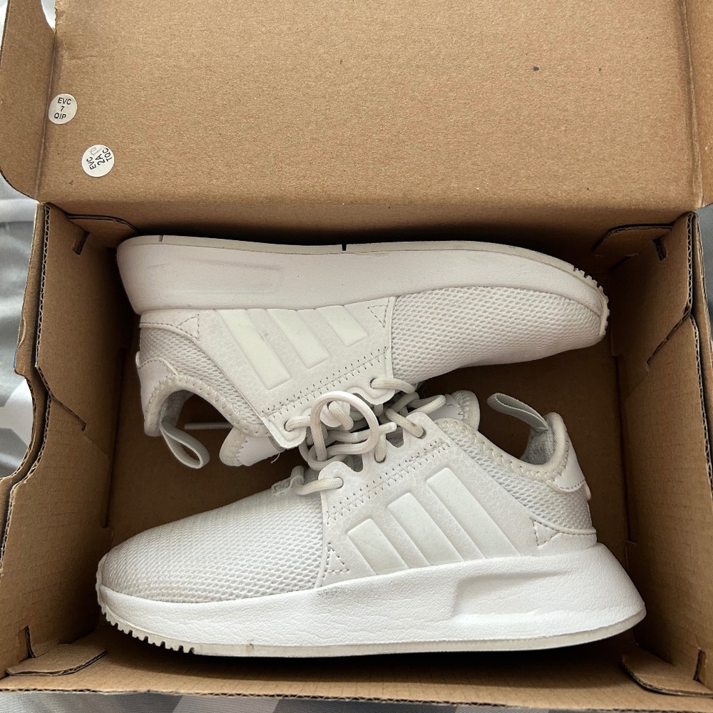 Adidas Originals Kids White Sneaker